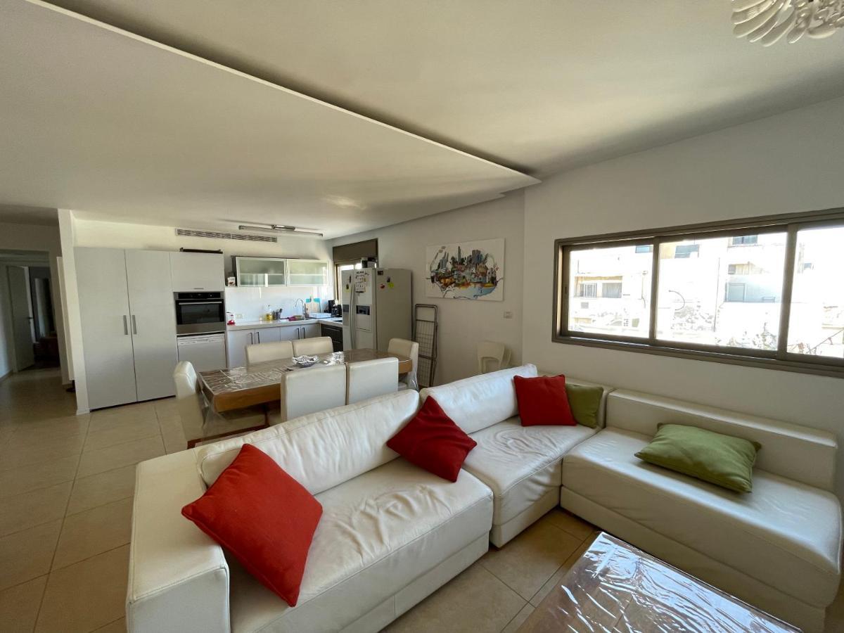 Beautiful 2-Bedroom Condo In The Heart Of Tel Aviv Exterior foto