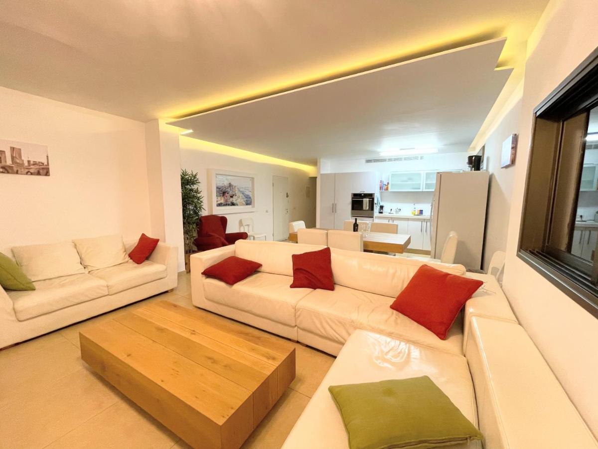 Beautiful 2-Bedroom Condo In The Heart Of Tel Aviv Exterior foto